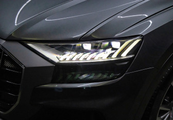 Подержанный автомобиль Audi Q8 2019 года (26 фото)