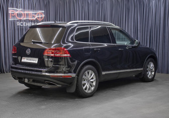 Подержанный автомобиль Volkswagen Touareg 2015 года (5 фото)