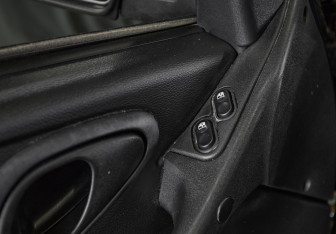 Подержанный автомобиль Chevrolet Niva 2011 года (8 фото)