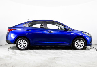 Подержанный автомобиль Hyundai Solaris Sedan 2022 года (4 фото)