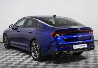 Подержанный автомобиль Kia K5 2021 года (7 фото)