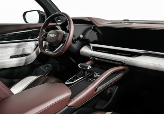 Подержанный автомобиль Geely Monjaro 2022 года (7 фото)