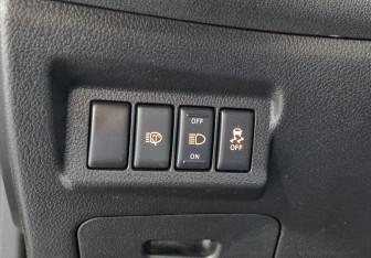 Подержанный автомобиль Nissan X-Trail 2011 года (28 фото)