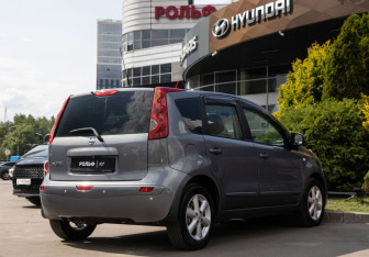 Подержанный автомобиль Nissan Note 2008 года (4 фото)