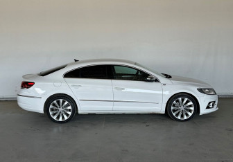 Подержанный автомобиль Volkswagen Passat CC 2012 года (4 фото)