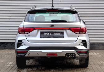 Подержанный автомобиль Kia Rio Hatchback 2021 года (6 фото)