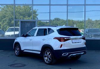 Подержанный автомобиль Kia Seltos 2021 года (7 фото)