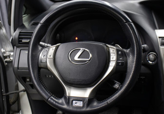 Подержанный автомобиль Lexus RX 2012 года (17 фото)
