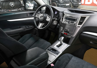 Подержанный автомобиль Subaru Outback Wagon 2010 года (11 фото)