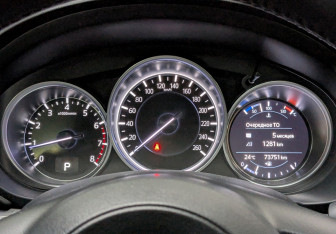 Подержанный автомобиль Mazda CX-5 2022 года (9 фото)