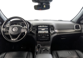 Подержанный автомобиль Jeep Grand Cherokee 2021 года (14 фото)