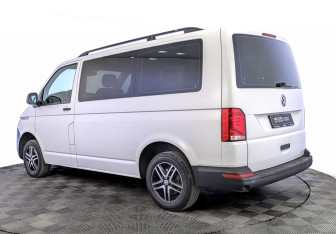 Подержанный автомобиль Volkswagen Caravelle 2021 года (7 фото)
