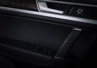 Подержанный автомобиль Volkswagen Touareg 2015 года (16 фото)