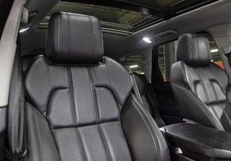 Подержанный автомобиль Land Rover Range Rover Sport 2017 года (19 фото)