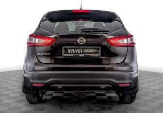 Подержанный автомобиль Nissan Qashqai 2014 года (6 фото)