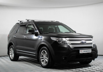 Подержанный автомобиль Ford Explorer 2014 года (3 фото)