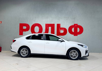 Подержанный автомобиль Kia Cerato Sedan 2020 года (3 фото)