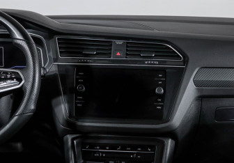 Подержанный автомобиль Volkswagen Tiguan 2021 года (13 фото)