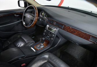 Подержанный автомобиль Volvo XC70 2008 года (9 фото)