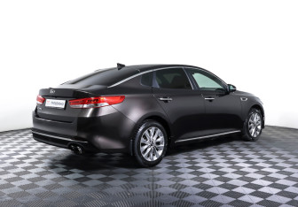 Подержанный автомобиль Kia Optima Sedan 2016 года (5 фото)