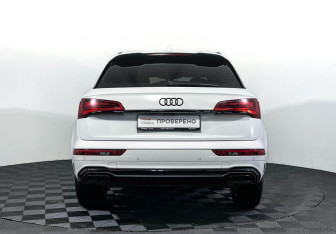 Подержанный автомобиль Audi Q5 2024 года (6 фото)