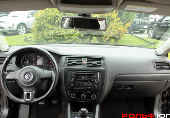 Подержанный автомобиль Volkswagen Jetta Sedan 2014 года (10 фото)