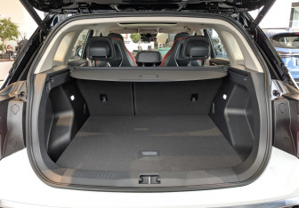 Новый Hongqi HS3 2025 (8 фото)