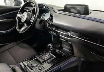 Подержанный автомобиль Mazda CX-30 2019 года (9 фото)
