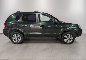 Подержанный автомобиль Hyundai Tucson 2007 года (4 фото)