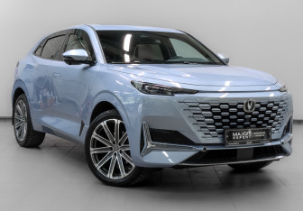Подержанный автомобиль Changan UNI-K 2023 года (3 фото)
