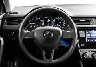 Подержанный автомобиль Skoda Octavia Liftback 2017 года (16 фото)