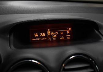 Подержанный автомобиль Peugeot 308 Hatchback 2008 года (19 фото)