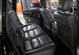 Подержанный автомобиль Toyota Land Cruiser Suv 2002 года (12 фото)