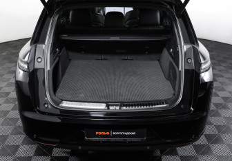 Подержанный автомобиль LiXiang L7 2024 года (10 фото)