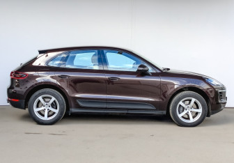 Подержанный автомобиль Porsche Macan 2017 года (4 фото)