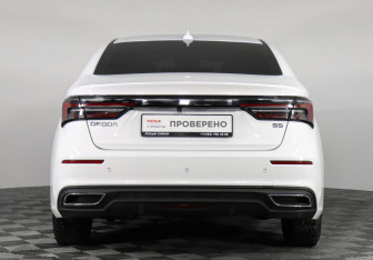 Подержанный автомобиль Omoda S5 2023 года (6 фото)