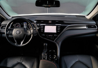 Подержанный автомобиль Toyota Camry Sedan 2021 года (11 фото)