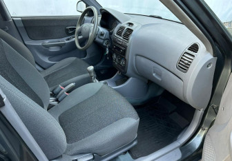 Подержанный автомобиль Hyundai Accent Sedan 2008 года (13 фото)