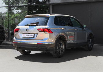 Подержанный автомобиль Volkswagen Tiguan 2021 года (4 фото)