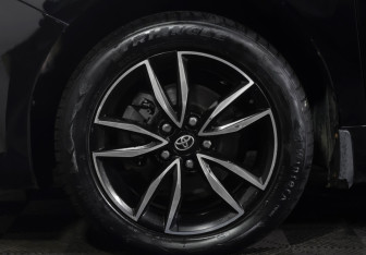 Подержанный автомобиль Toyota Camry Sedan 2017 года (20 фото)