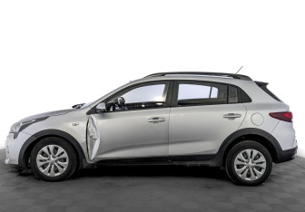 Подержанный автомобиль Kia Rio Hatchback 2021 года (8 фото)