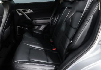 Подержанный автомобиль Geely Atlas 2021 года (12 фото)