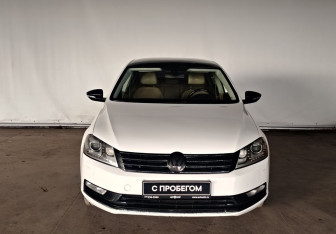 Подержанный автомобиль Volkswagen Passat Sedan 2011 года (2 фото)