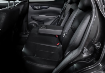 Подержанный автомобиль Nissan Qashqai 2014 года (10 фото)