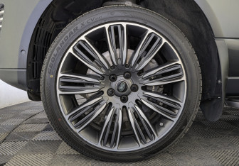 Подержанный автомобиль Land Rover Range Rover 2020 года (12 фото)