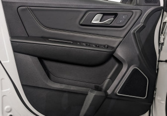 Подержанный автомобиль FAW Besturn X40 2020 года (13 фото)