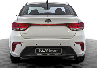 Подержанный автомобиль Kia Rio Sedan 2020 года (6 фото)