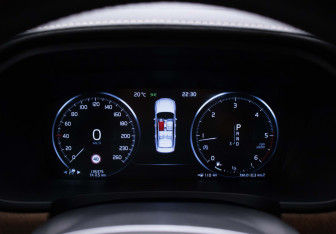 Подержанный автомобиль Volvo S90 2019 года (12 фото)