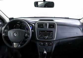 Подержанный автомобиль Renault Logan Sedan 2018 года (10 фото)