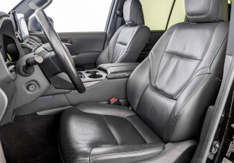 Подержанный автомобиль Toyota Land Cruiser Suv 2021 года (20 фото)